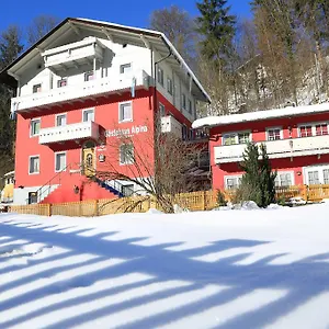 Gaestehaus Alpina Penzion